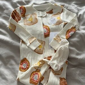 Burt's Bees Baby NWT footie pajamas brunch